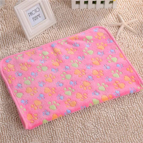 SnuggleNest Pet Blanket - Soft Fleece Dog & Cat Throw