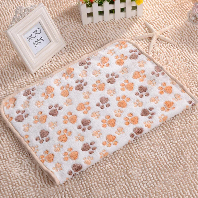 SnuggleNest Pet Blanket - Soft Fleece Dog & Cat Throw