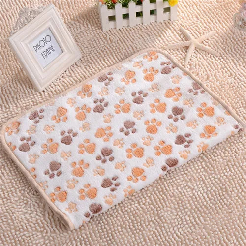 SnuggleNest Pet Blanket - Soft Fleece Dog & Cat Throw